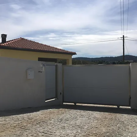 Casas Nas Hortas Guest house Erada