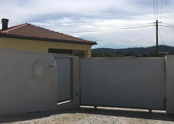 Casas Nas Hortas Guest house Erada