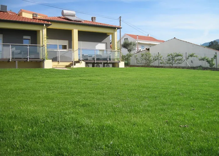 Casas Nas Hortas Guest house Erada
